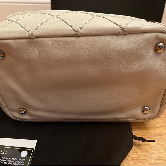 Preloved Chanel bucket chain bag-full set - Picture 8 of 13